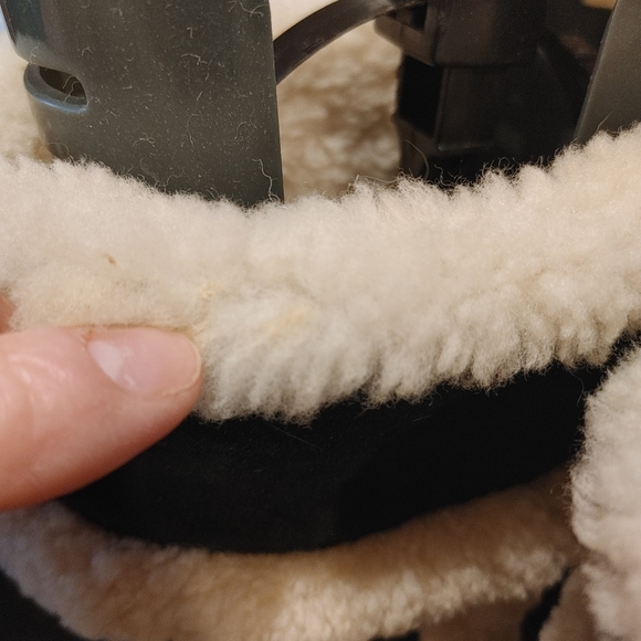 Michael Kors Black Shearing boots - Picture 6 of 10